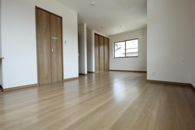 Non-living room. Room (August 2012) shooting