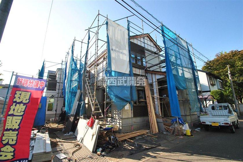 Local photos, including front road. Local (10 May 2013) Shooting