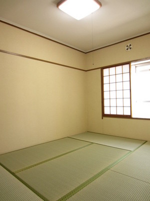 Living and room. North Japanese-style room 6 quires