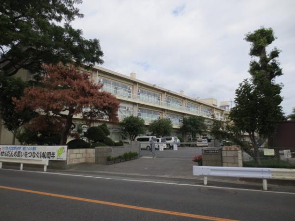 Primary school. 725m to Miyahara Elementary School