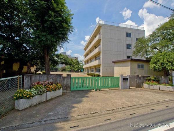 Primary school. Elementary school to 490m Saitama Municipal Daisuna soil elementary school