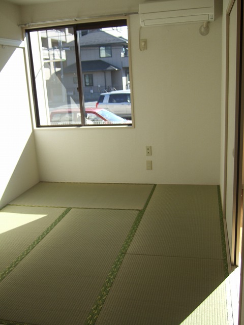Living and room. 101 Japanese-style room