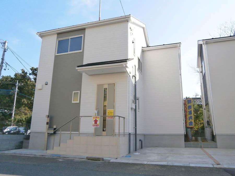 Local photos, including front road. Was building completed. Such as the actual image from per yang, We have to wait all the time so you can see directly. 