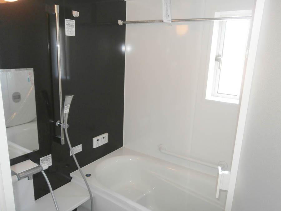 Bathroom. Was building completed. Such as the actual image from per yang, We have to wait all the time so you can see directly. 