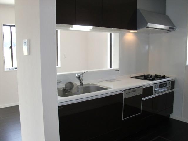Same specifications photo (kitchen). Overlook until the (same specifications photo) Living, Face-to-face kitchen cuisine can be while watching a small child