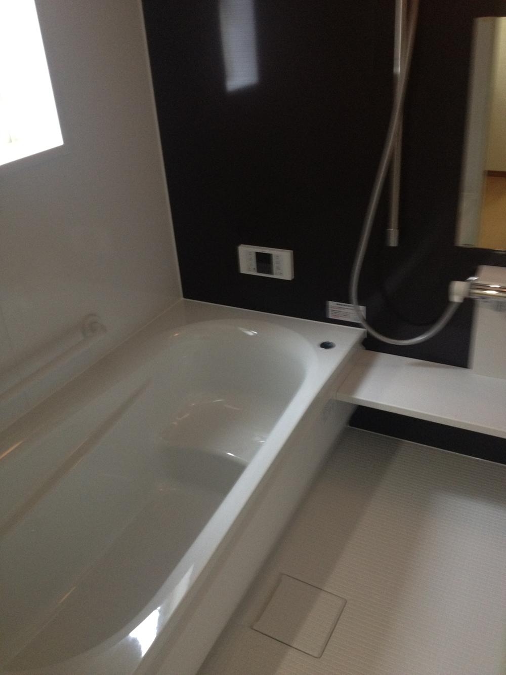 Bathroom. Local (11 May 2013) Shooting Family is a spacious bathroom to put everyone