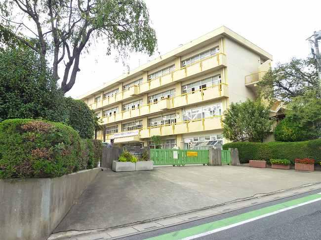 Primary school. 840m until the Saitama Municipal Omiya Bessho Elementary School