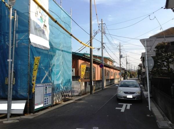 Local photos, including front road. Local (11 May 2013) Shooting