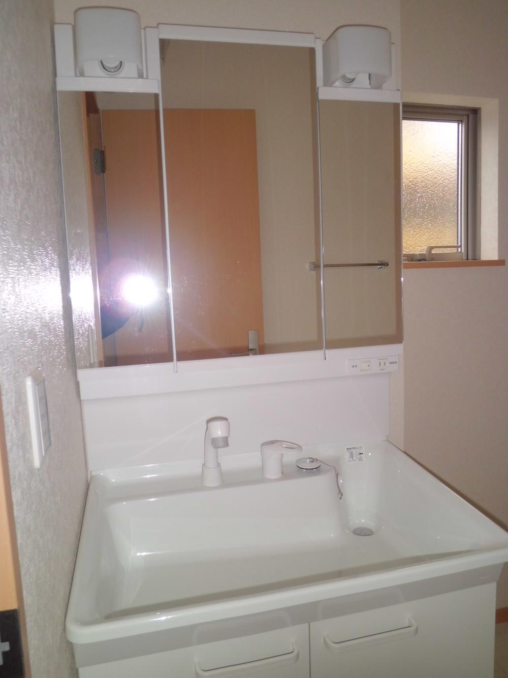 Other introspection. Same specifications Bathroom vanity