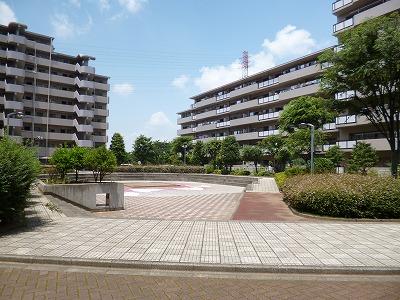 Other common areas. On-site courtyard