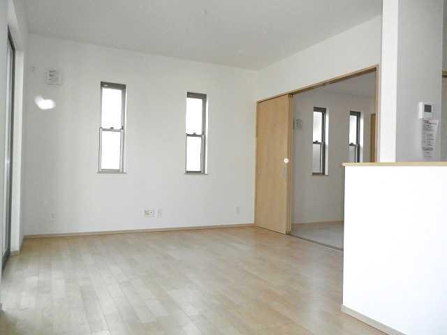 Living.  ◆ There is floor heating in the LD part.   Indoor (February 2013) Shooting