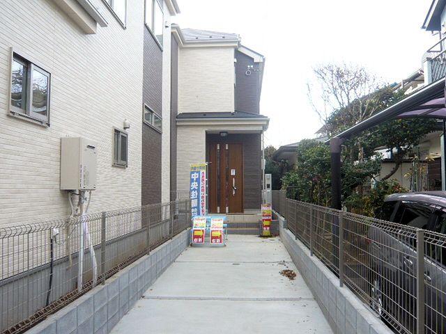 Local appearance photo. Parking two Allowed