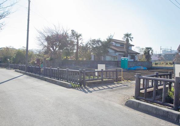 Local photos, including front road