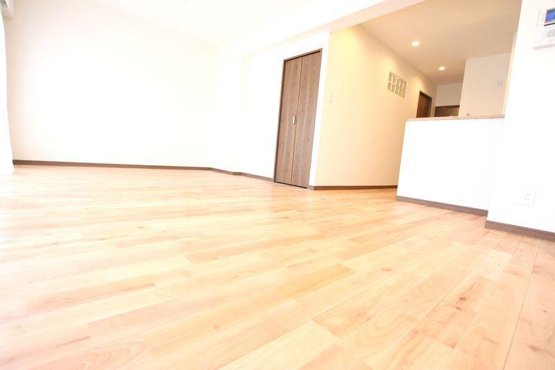 Living. Adopt a natural solid wood flooring.