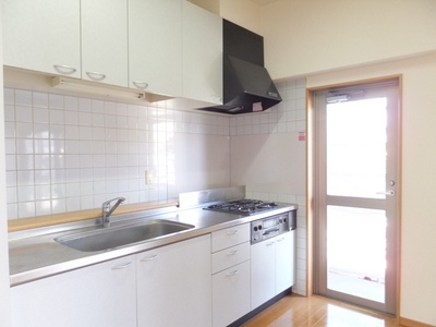 Kitchen.  ※ 204, Room interior reference photograph Even cooking in a three-necked gas system Kitchen