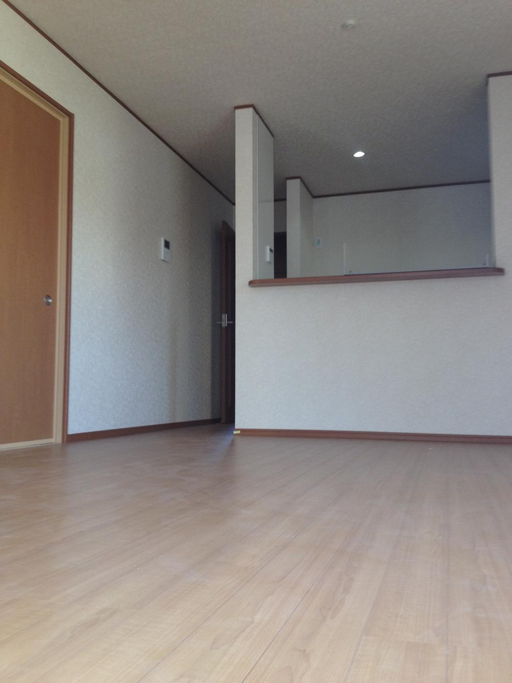 Living. Local (11 May 2013) Shooting Spacious living room 15 Pledge