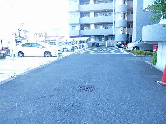 Parking lot. Monthly 8,000 yen