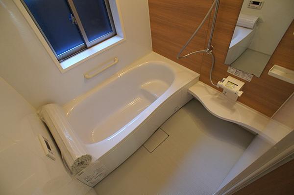 Bathroom. 1 Building