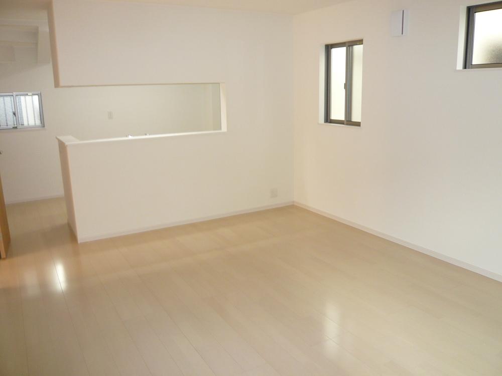 Living.  □ Building 2 _ Living ~