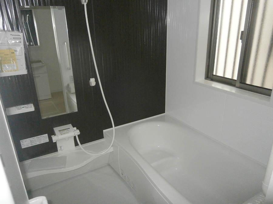 Bathroom. Was building completed. Such as the actual image from per yang, We have to wait all the time so you can see directly. 
