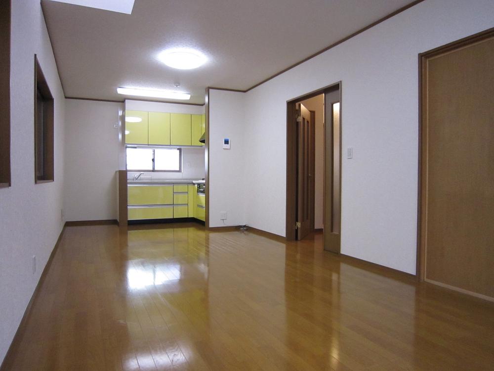 Living. Spacious LDK ☆