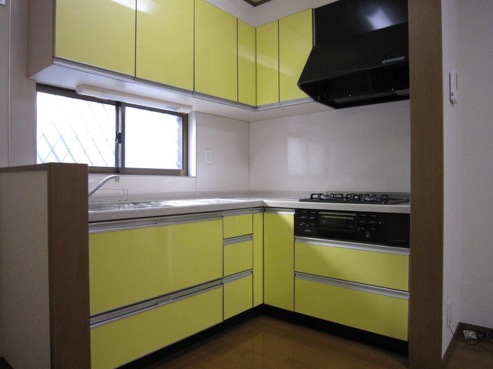 Kitchen. Easy-to-use L-shaped kitchen ☆