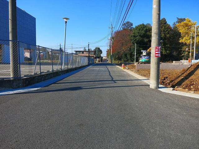 Local photos, including front road. Local (12 May 2013) Shooting