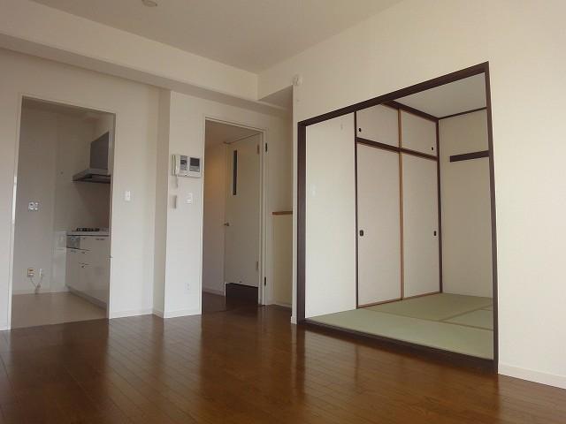 Living.  ◆ LD Japanese-style room next to. You can use your spacious. Indoor (12 May 2013) Shooting