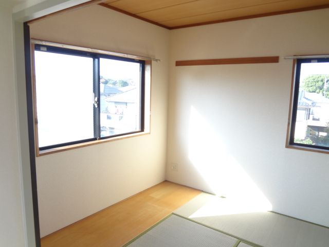 Living and room. Bright settle Japanese-style room in the two-sided lighting.