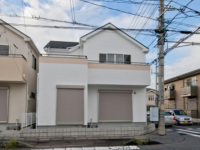 Local appearance photo. Local (11 May 2013) Shooting