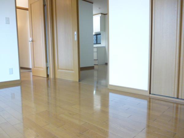 Non-living room. First floor 6 Pledge Western-style