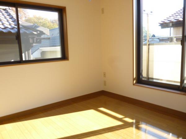 Non-living room. Second floor veranda side 6 Pledge Western-style
