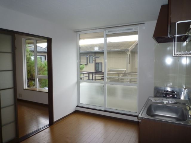 Living and room. Bright dining kitchen