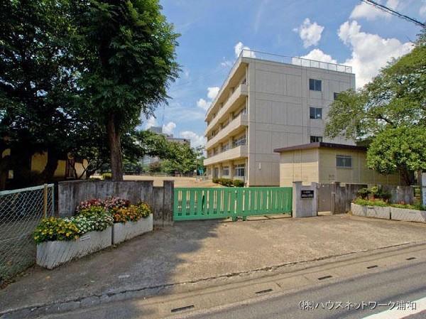 Primary school. 490m until the Saitama Municipal Daisuna soil Small