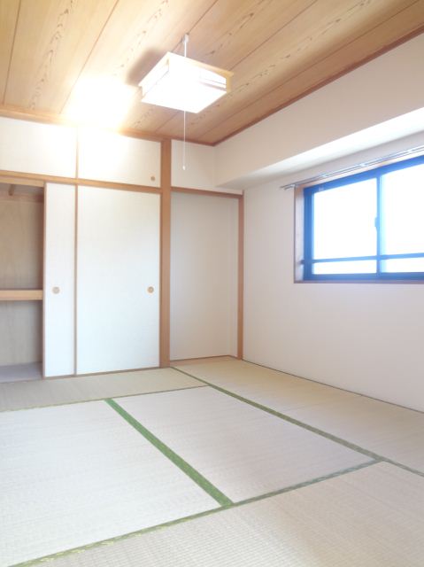 Living and room. It is a beautiful Japanese-style room