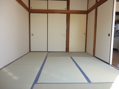 Living and room. Closet of the Japanese-style room is equipped with upper closet