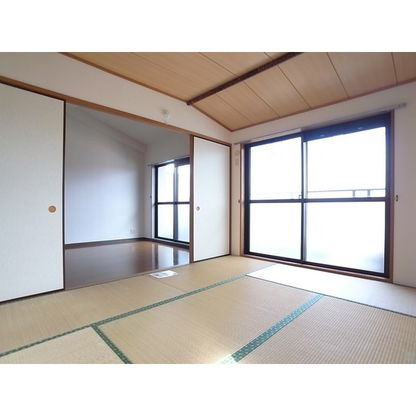 Other room space. Japanese-style room 6 quires