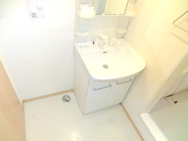 Washroom.  ☆ Shampoo dresser type ・ Wash basin ☆