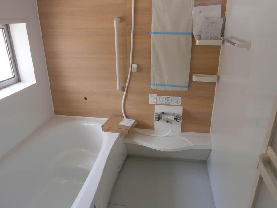 Bathroom. Was building completed. Such as the actual image from per yang, We have to wait all the time so you can see directly. 