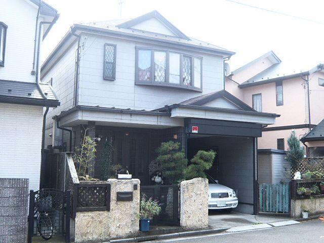 Local appearance photo. Heisei Built in front of the bay window is very fashionable years 12