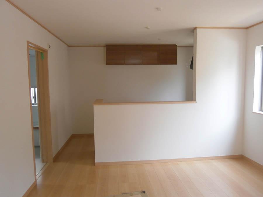 Living. Was building completed. Such as the actual image from per yang, We have to wait all the time so you can see directly.