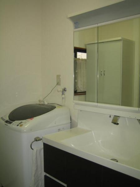 Wash basin, toilet