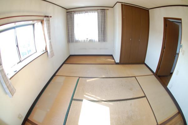 Non-living room. The third floor Japanese-style room 8 quires