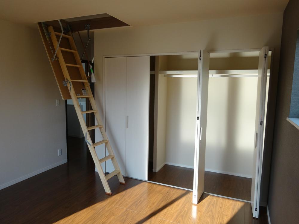 Non-living room. On the second floor 8.5 Pledge Western-style There is also the attic storage.