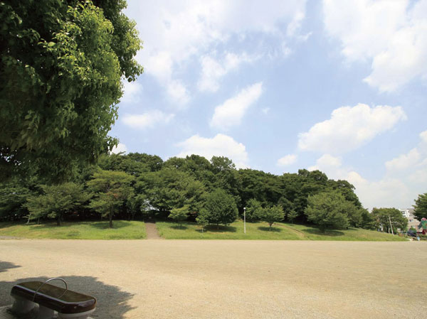 Surrounding environment. East Central Park Urawa (about 190m / A 3-minute walk)
