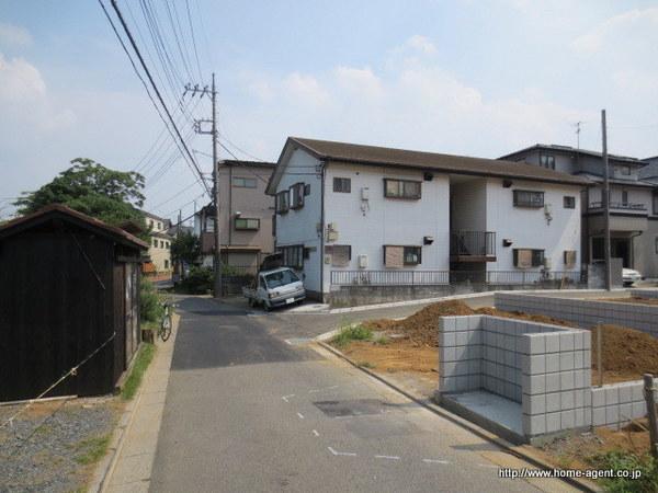 Local photos, including front road. Cherry trees are beautiful Minuma substitute along the water