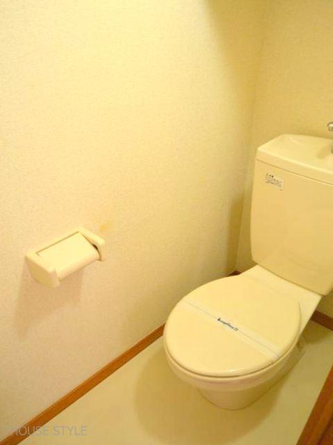 Toilet. It's toilets are still bus Restroom ☆ 