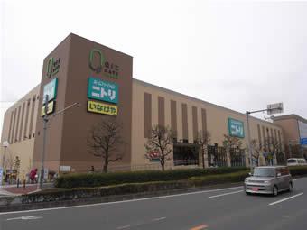 Shopping centre. 948m to quiz gate Urawa