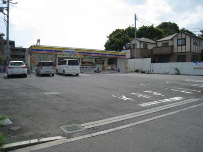 Convenience store. MINISTOP up (convenience store) 177m