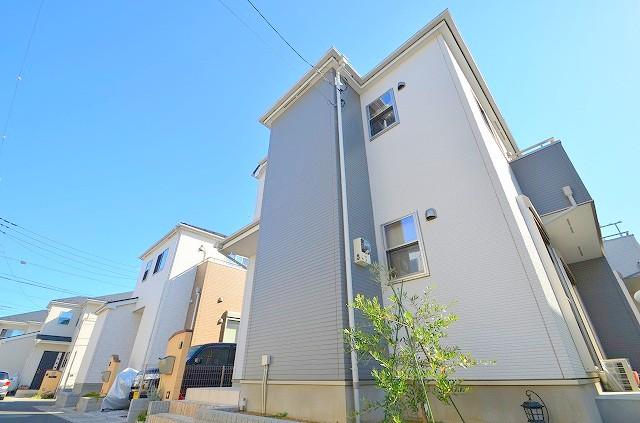 Local appearance photo. 98 large subdivision in the Built 2 year Furudoken compartments! It is the hottest!